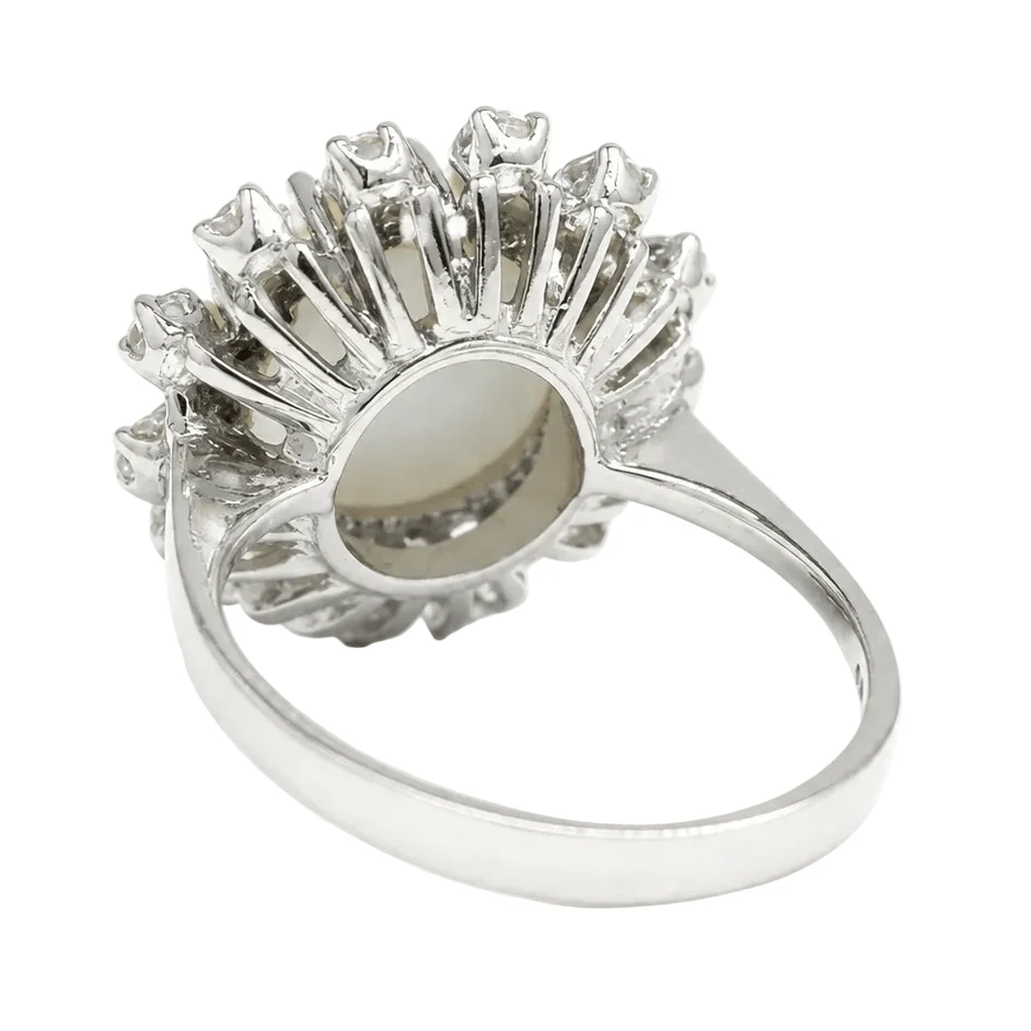 Bague Entourage en or blanc, opale et diamants - Image 4