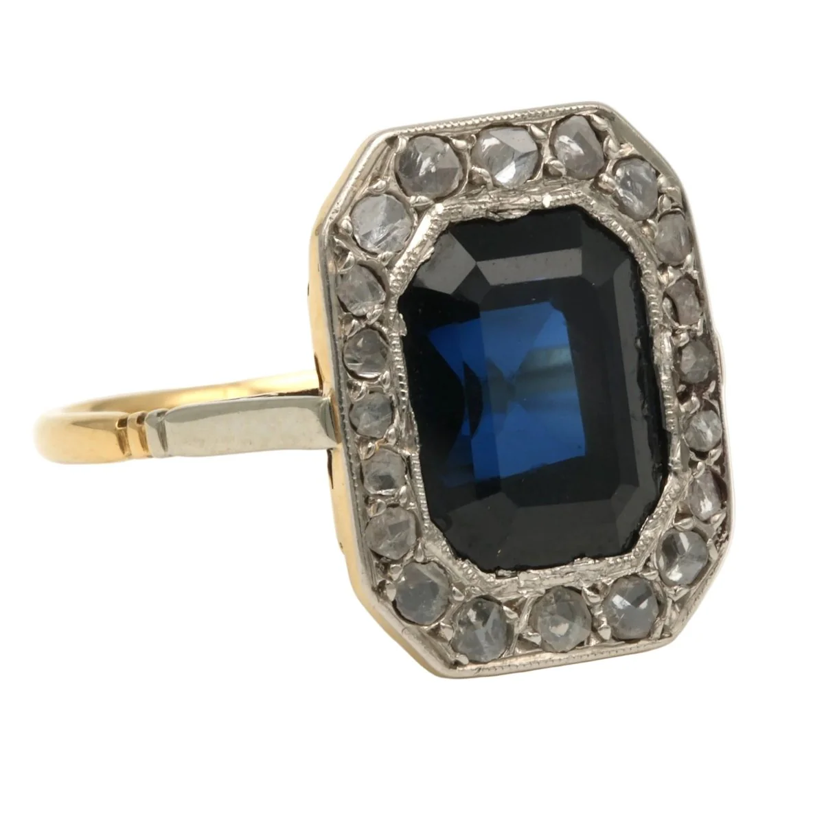 Bague Entourage en or blanc, or jaune, saphir et diamants - Image 6