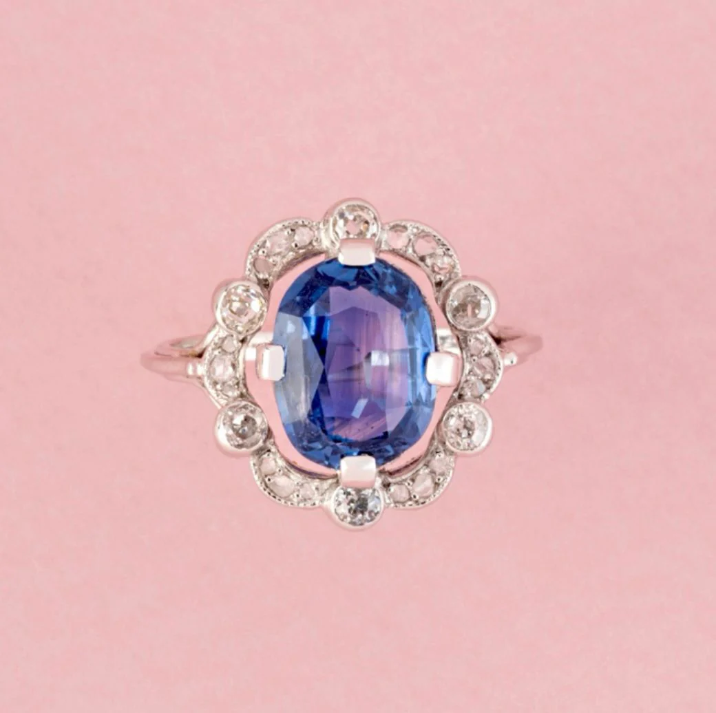Bague Entourage en or blanc, platine, saphir et diamants - Image 2