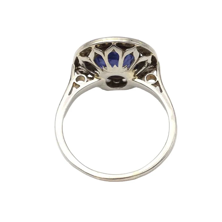 Bague Entourage en or blanc, platine, saphir et diamants - Image 3