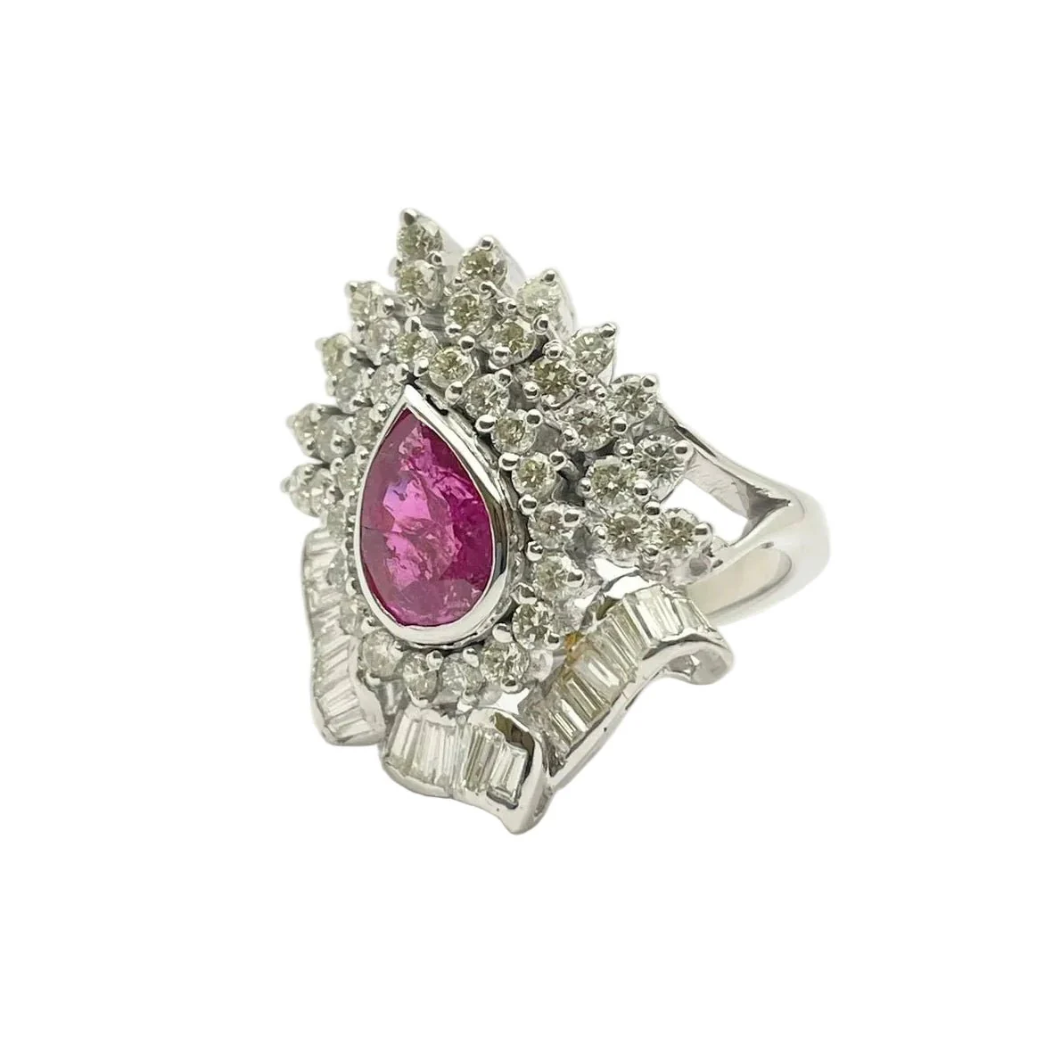 Bague Entourage en or blanc, rubis et diamants - Image 2