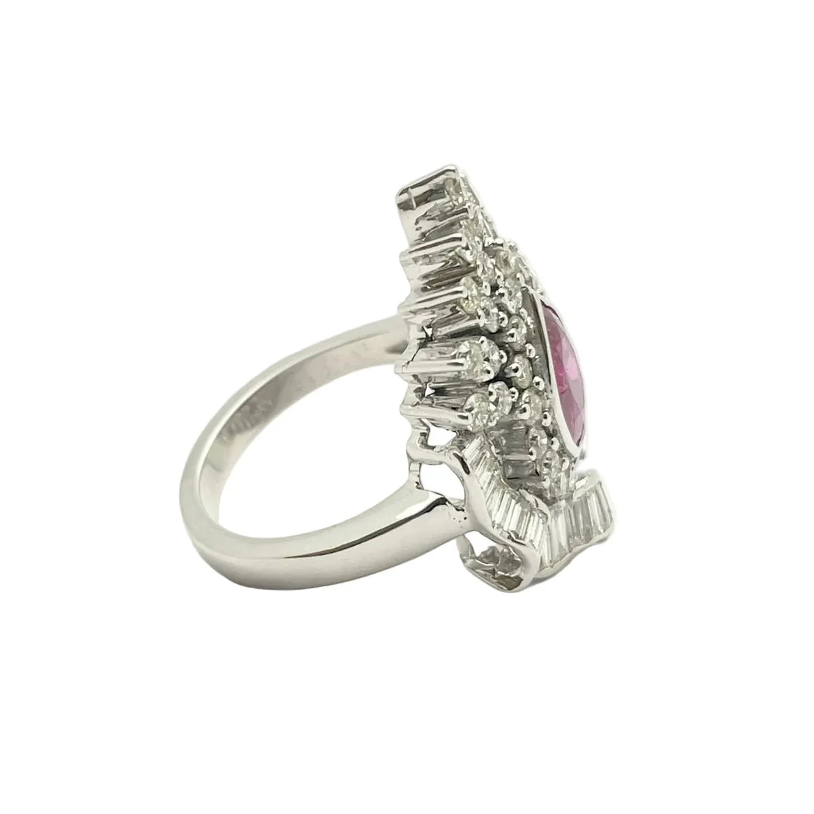 Bague Entourage en or blanc, rubis et diamants - Image 5