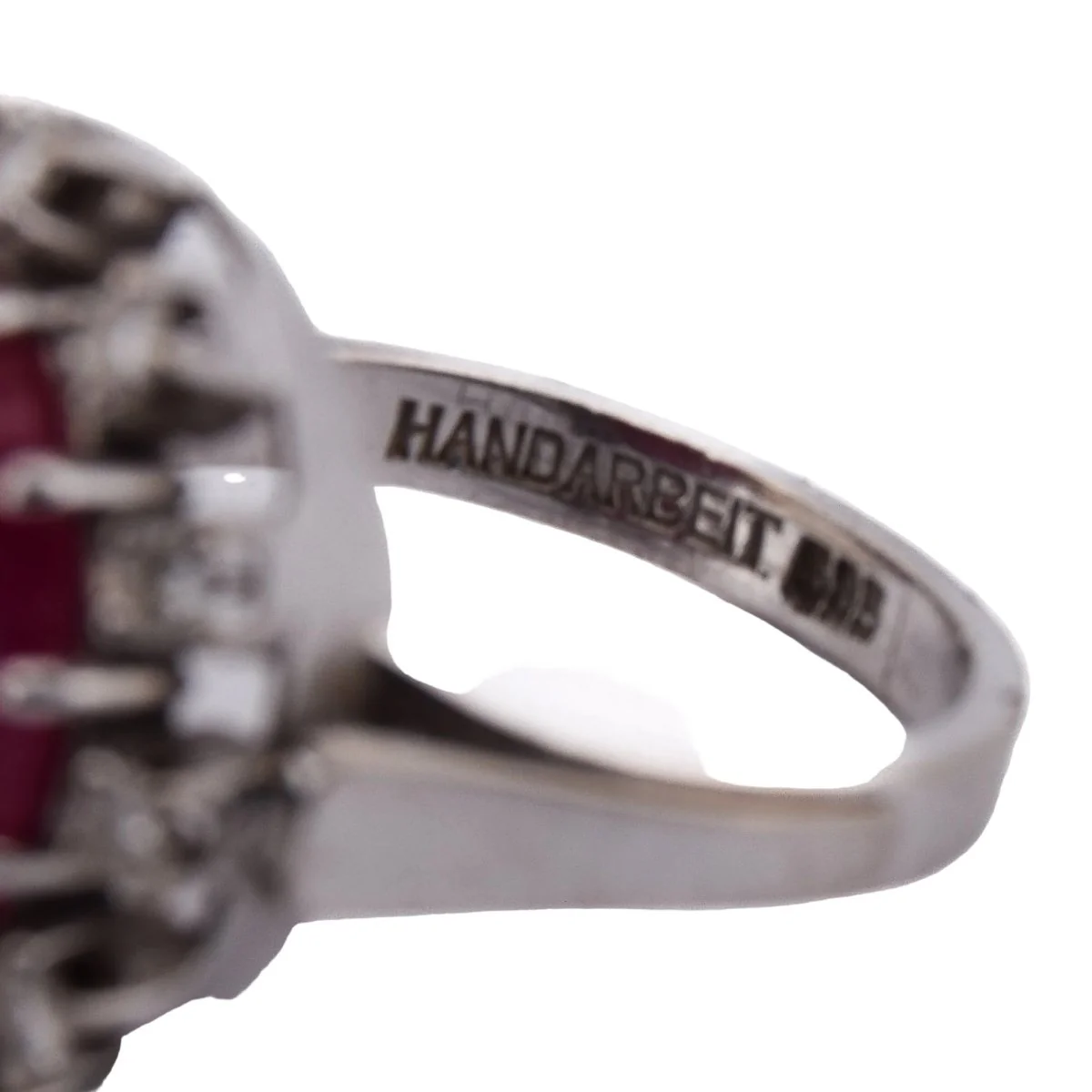Bague Entourage en or blanc, rubis et diamants - Image 8