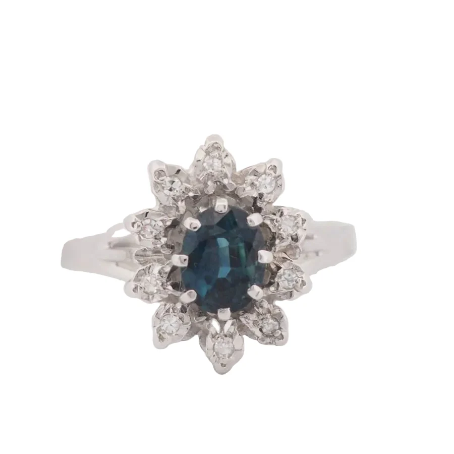 Bague Entourage en or blanc, saphir et diamants