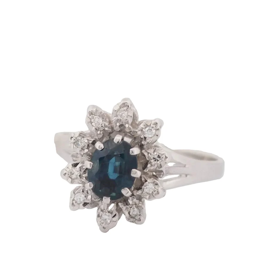 Bague Entourage en or blanc, saphir et diamants - Image 3