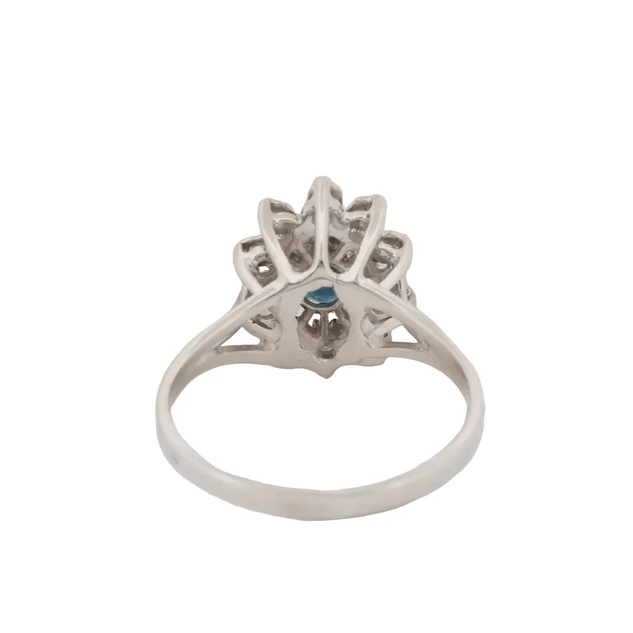 Bague Entourage en or blanc, saphir et diamants - Image 4