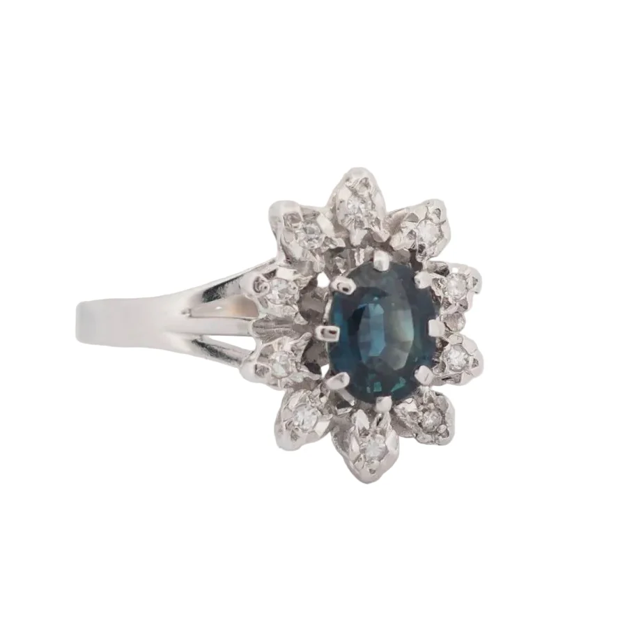 Bague Entourage en or blanc, saphir et diamants - Image 5