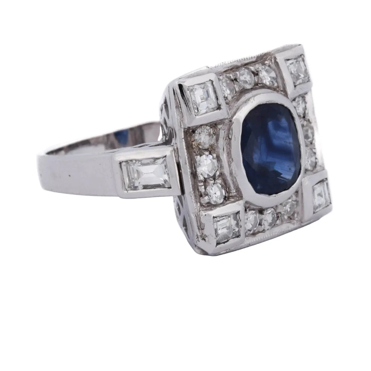 Bague Entourage en or blanc, saphir et diamants - Image 7