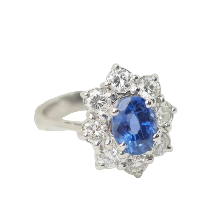 Bague Entourage en or blanc, saphir et diamants - Image 5