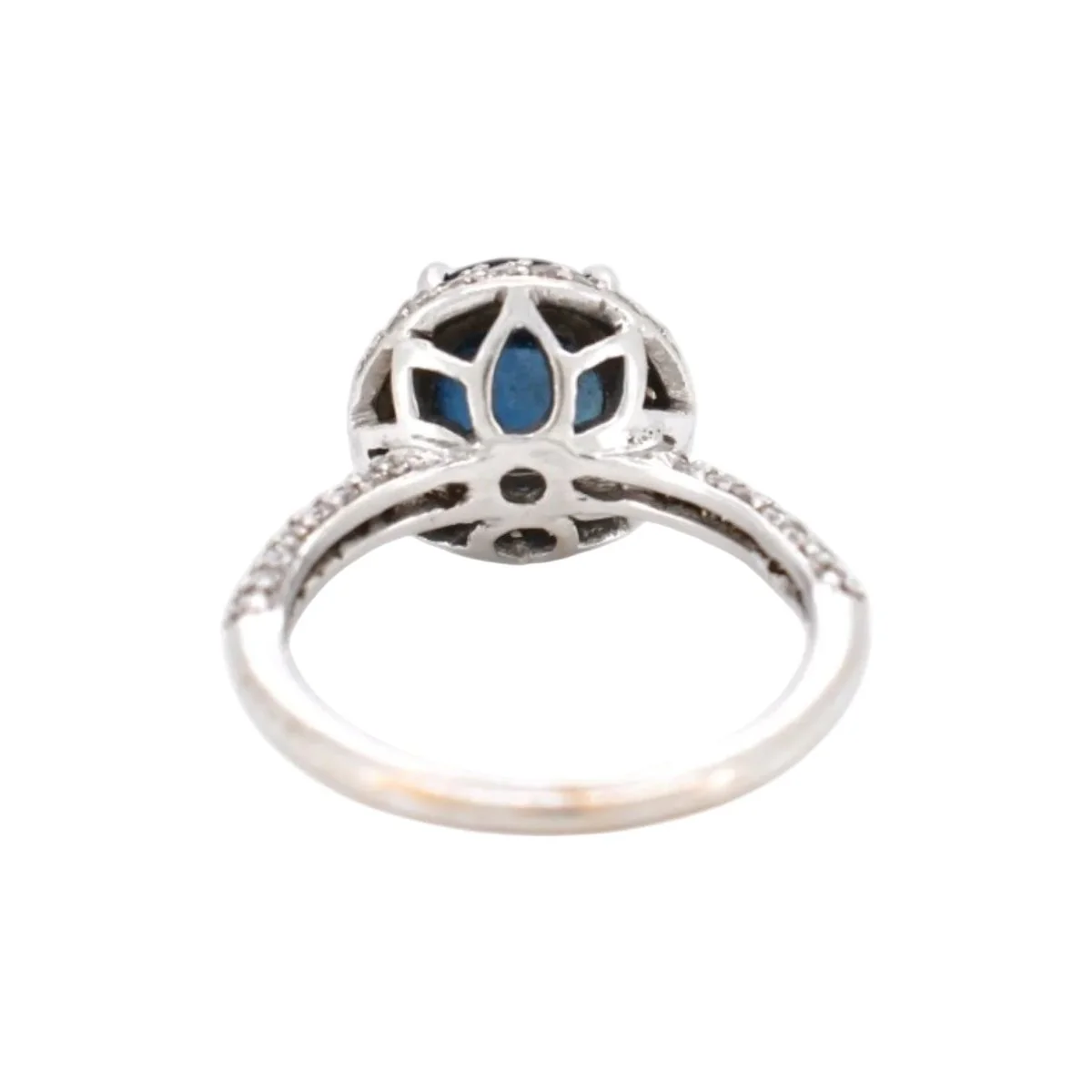 Bague Entourage en or blanc, saphir et diamants - Image 6