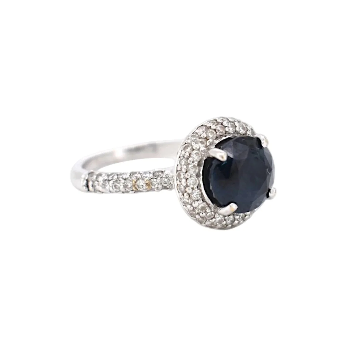 Bague Entourage en or blanc, saphir et diamants - Image 8