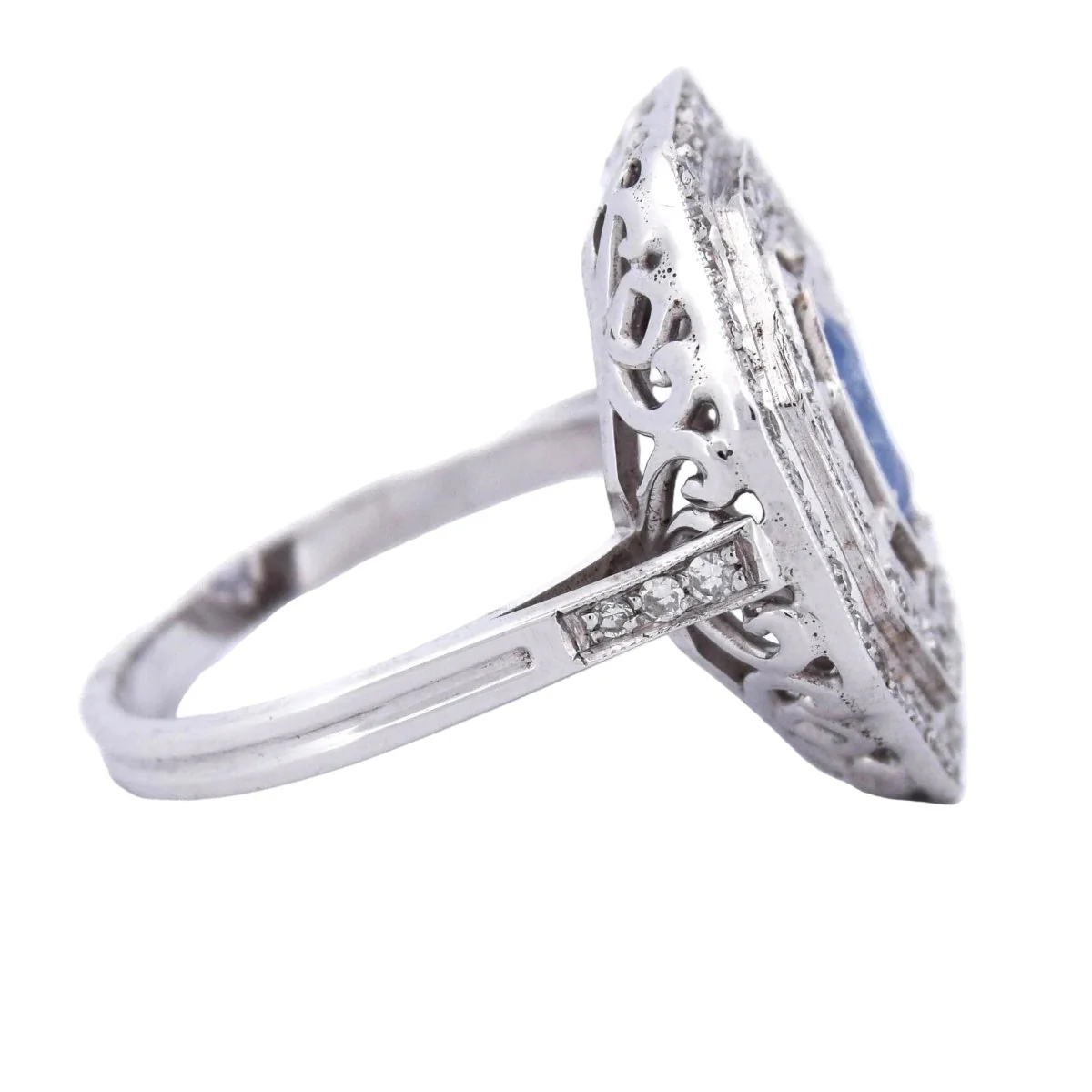 Bague Entourage en or blanc, saphir et diamants - Image 6