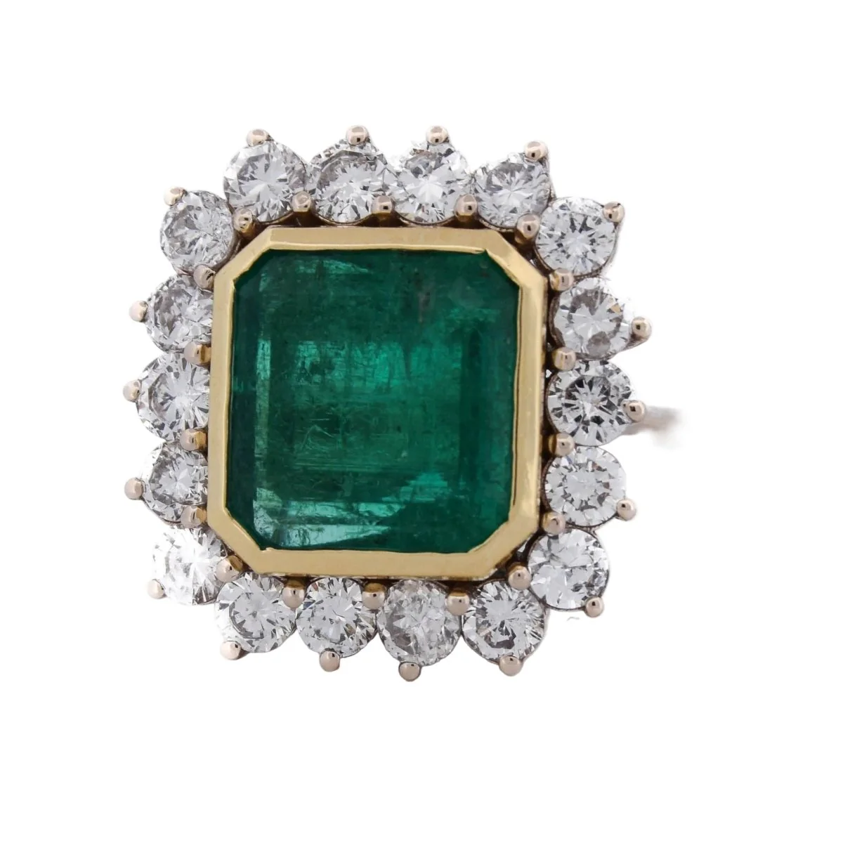 Bague Entourage en or jaune, émeraude et diamants - Image 3