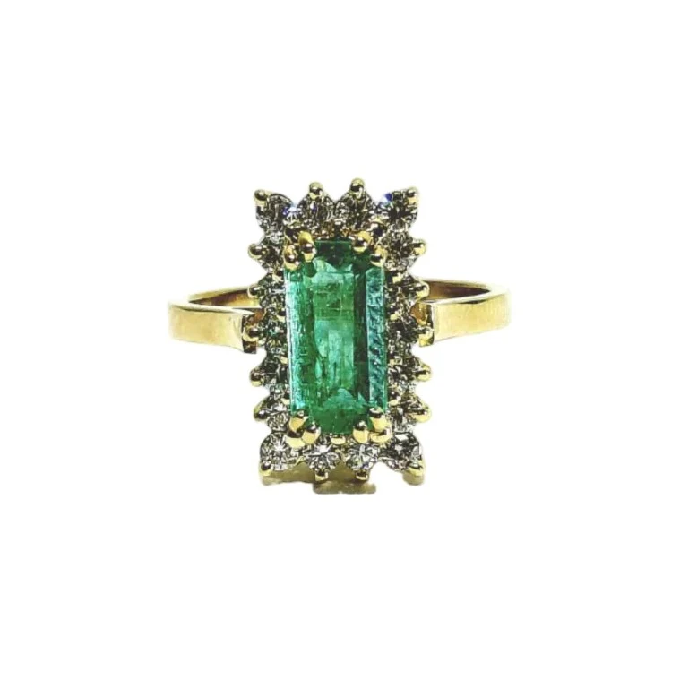 Bague Entourage en or jaune, émeraude et diamants