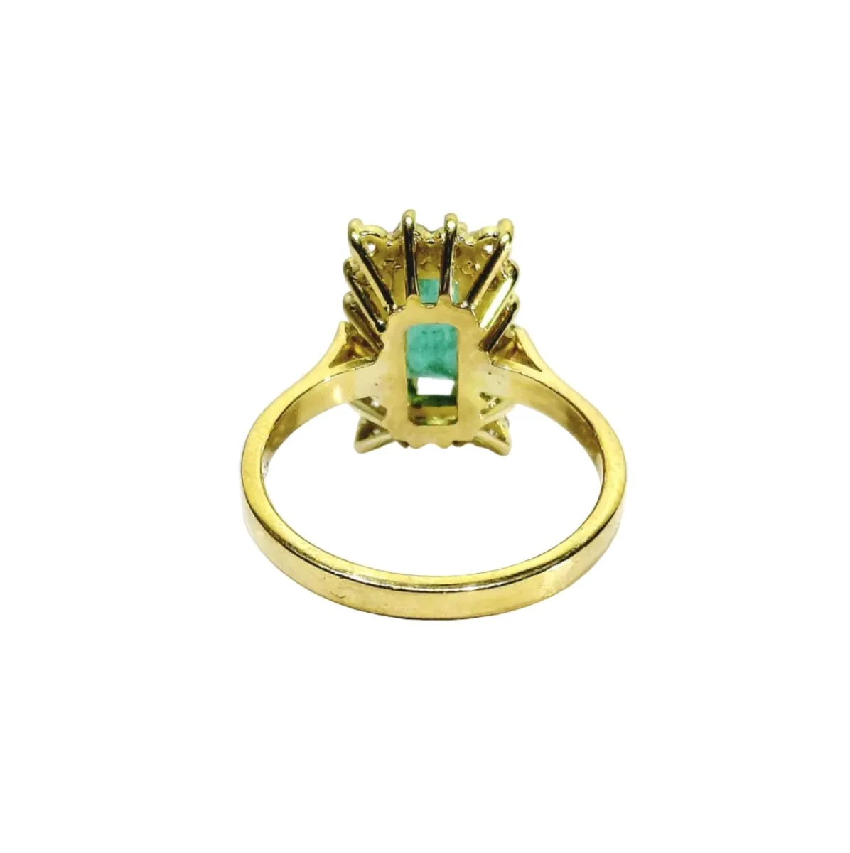Bague Entourage en or jaune, émeraude et diamants - Image 5