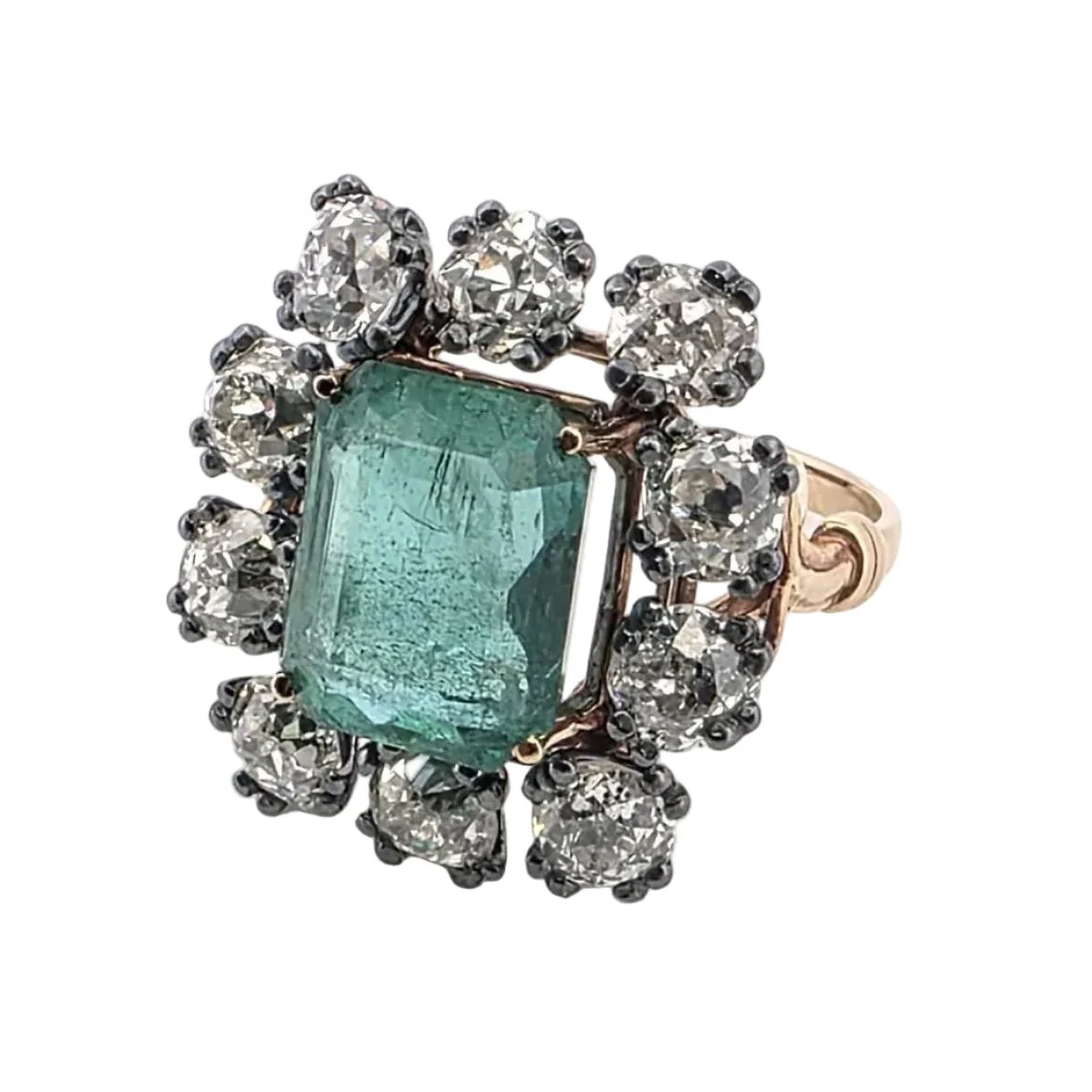 Bague Entourage en or jaune, émeraude et diamants - Image 2