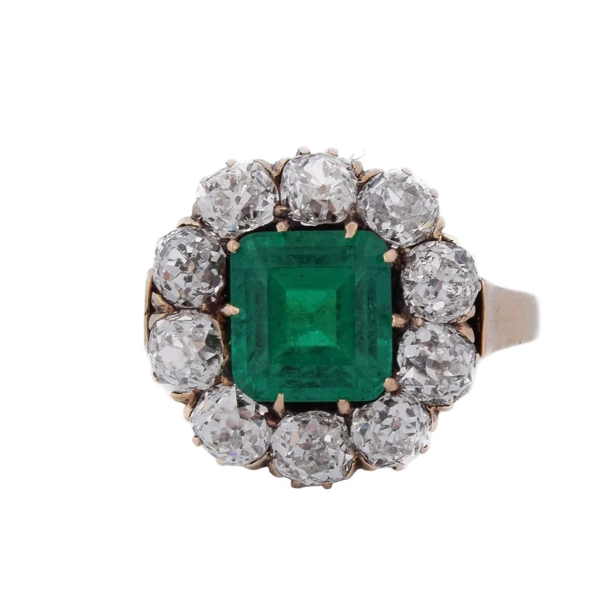 Bague Entourage en or jaune, émeraude et diamants