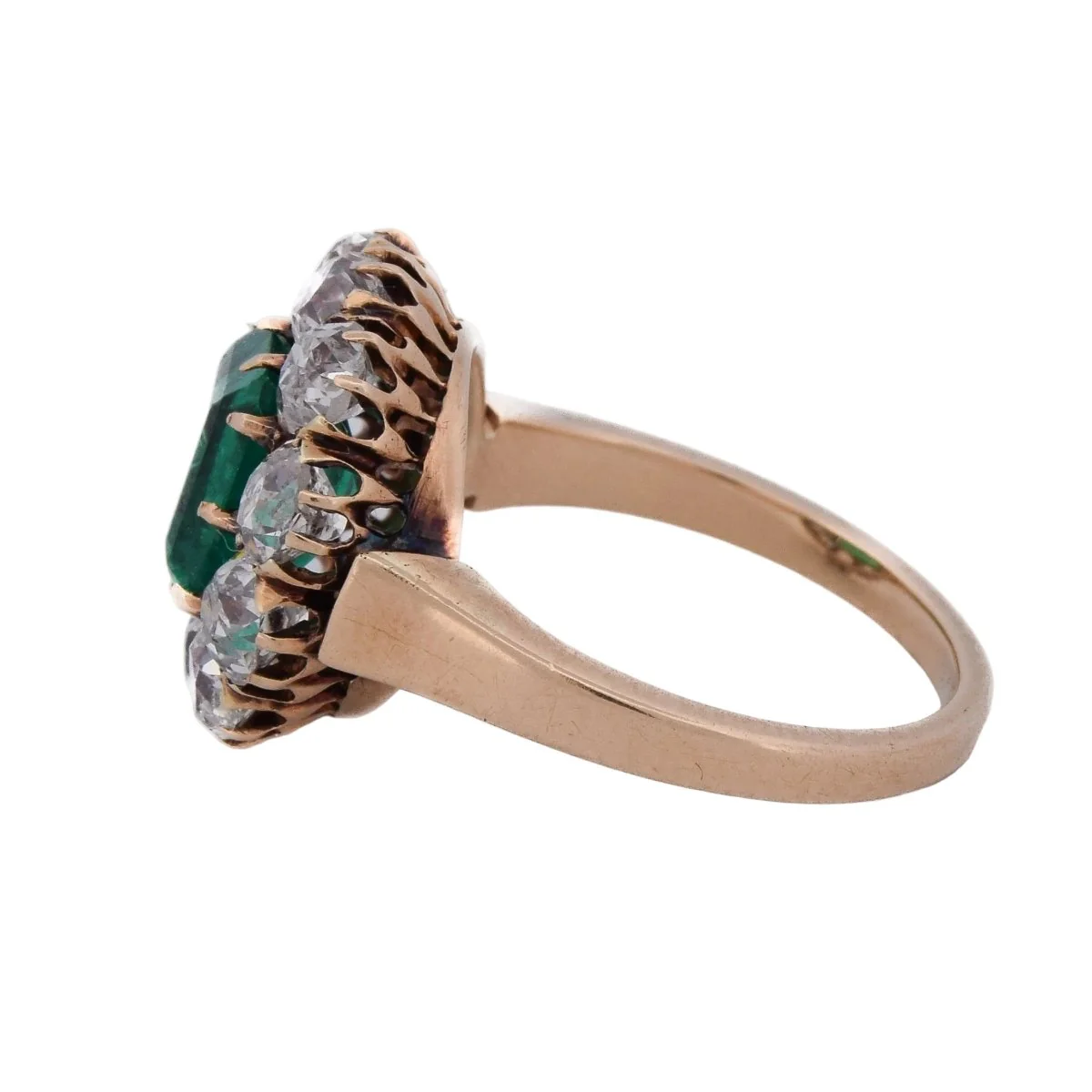 Bague Entourage en or jaune, émeraude et diamants - Image 4