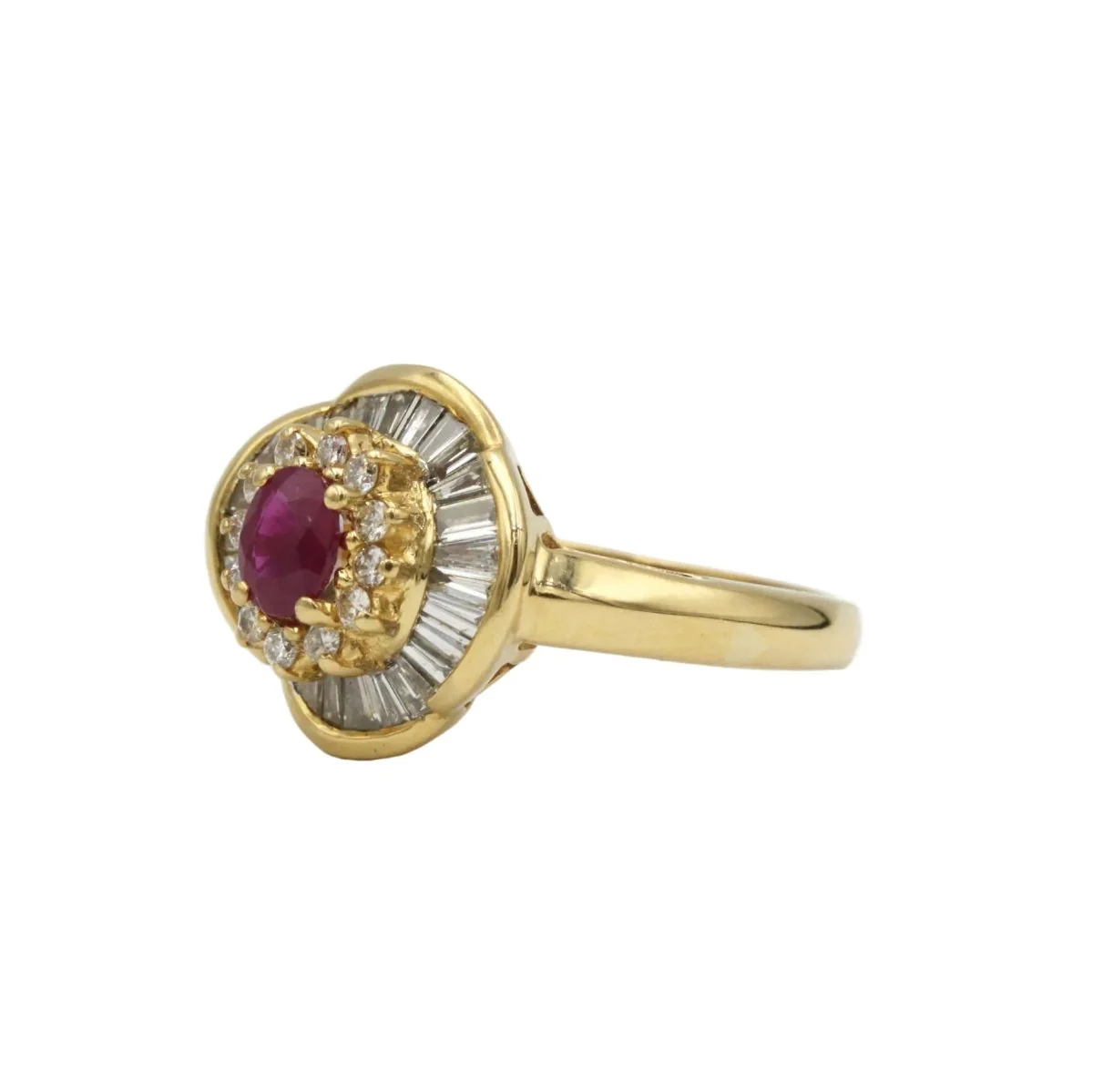 Bague Entourage en or jaune, rubis et diamants - Image 2