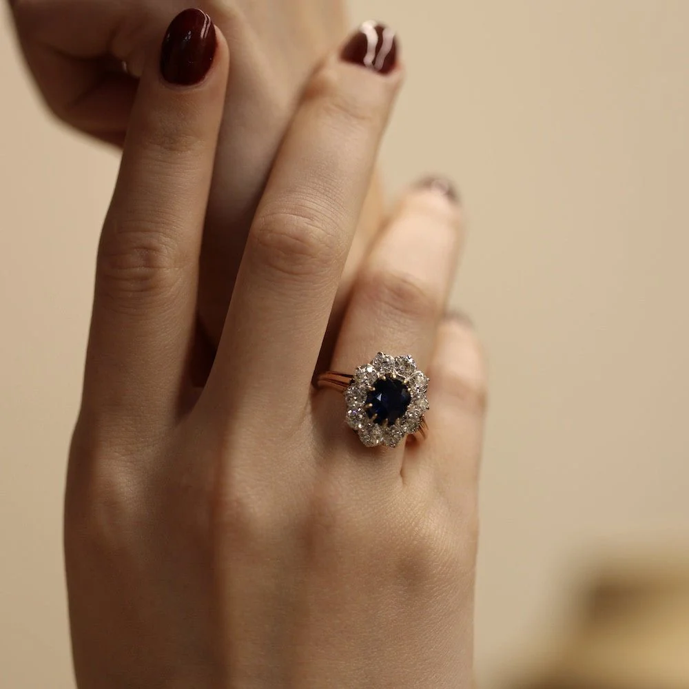 Bague Marguerite en or rose et platine avec saphir et diamants - Image 5