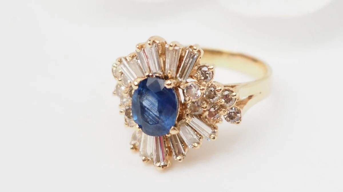 Bague Entourage en or rose saphir et diamants - Image 4