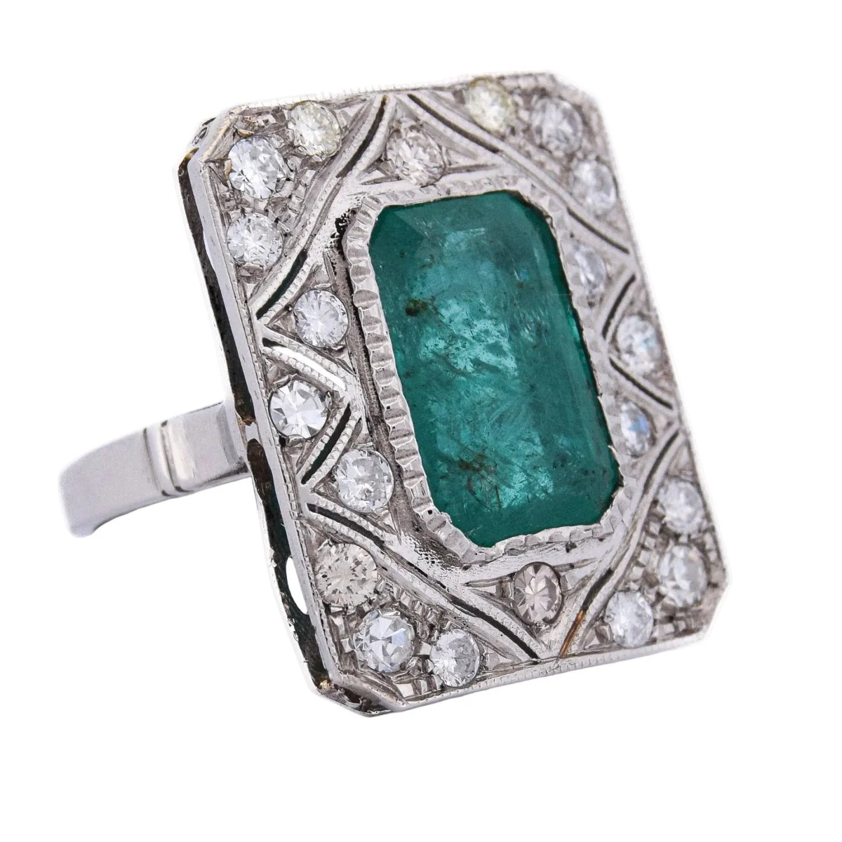 Bague Entourage en platine, émeraude et diamants - Image 7