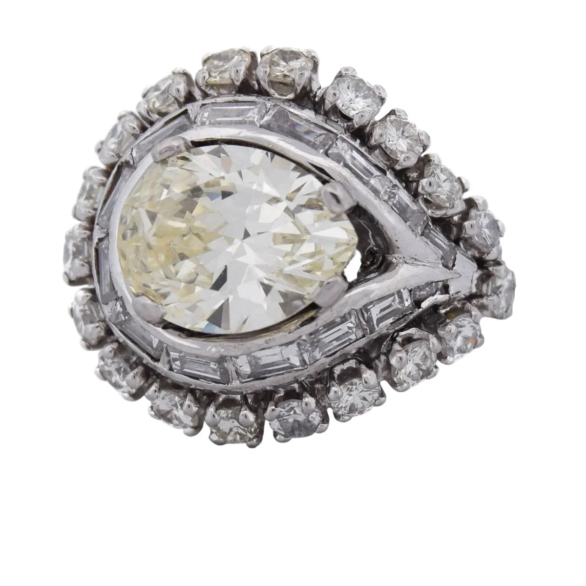 Bague Entourage en platine et diamants - Image 2