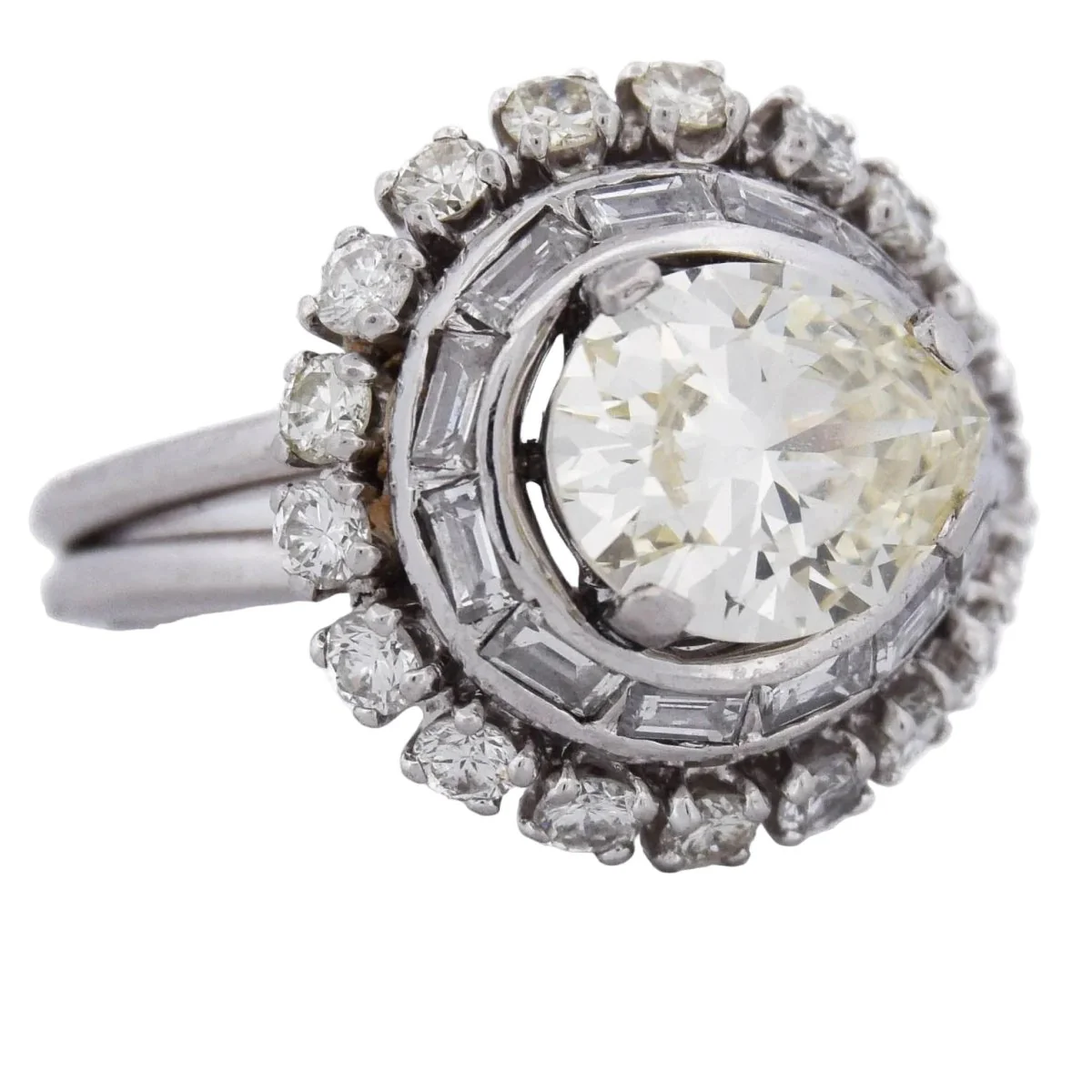 Bague Entourage en platine et diamants - Image 7