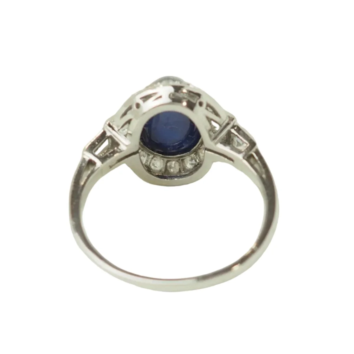 Bague Entourage en platine, saphir, et diamants - Image 9