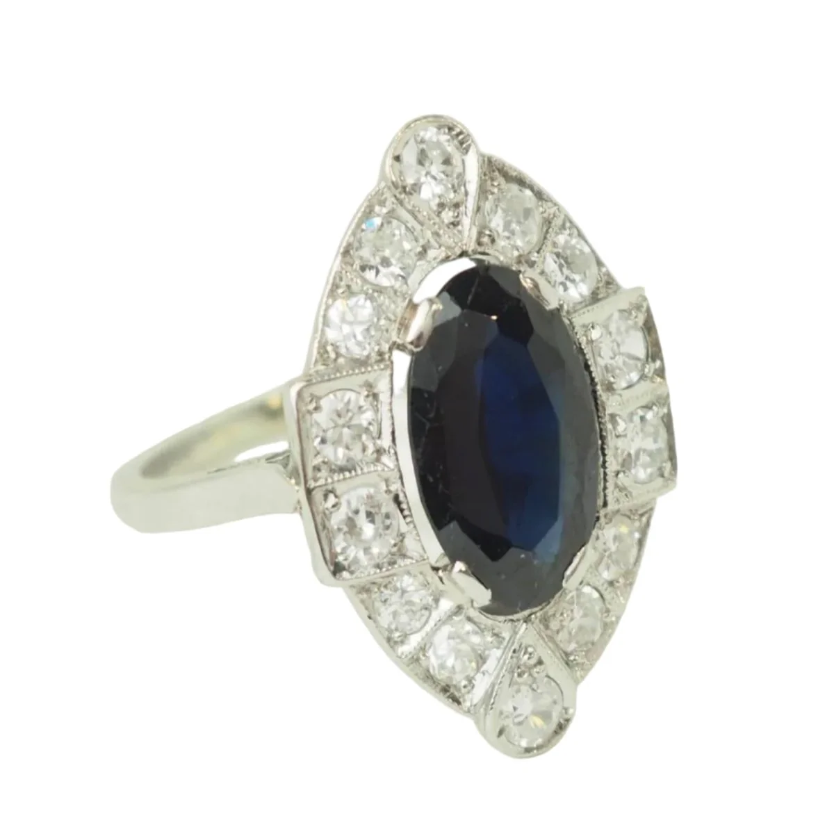 Bague Entourage en Platine, saphir et diamants - Image 5