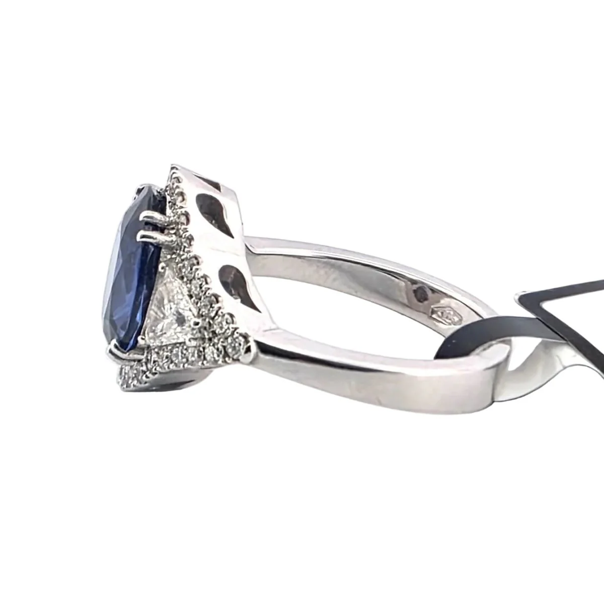 Bague Entourage en platine, saphir et diamants - Image 4