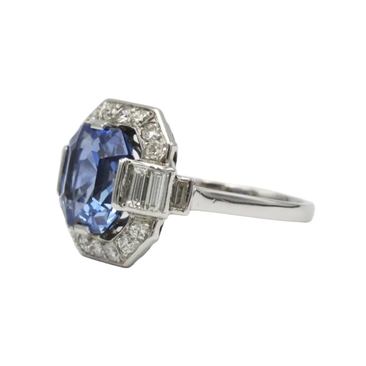 Bague Entourage en platine, saphir et diamants - Image 2