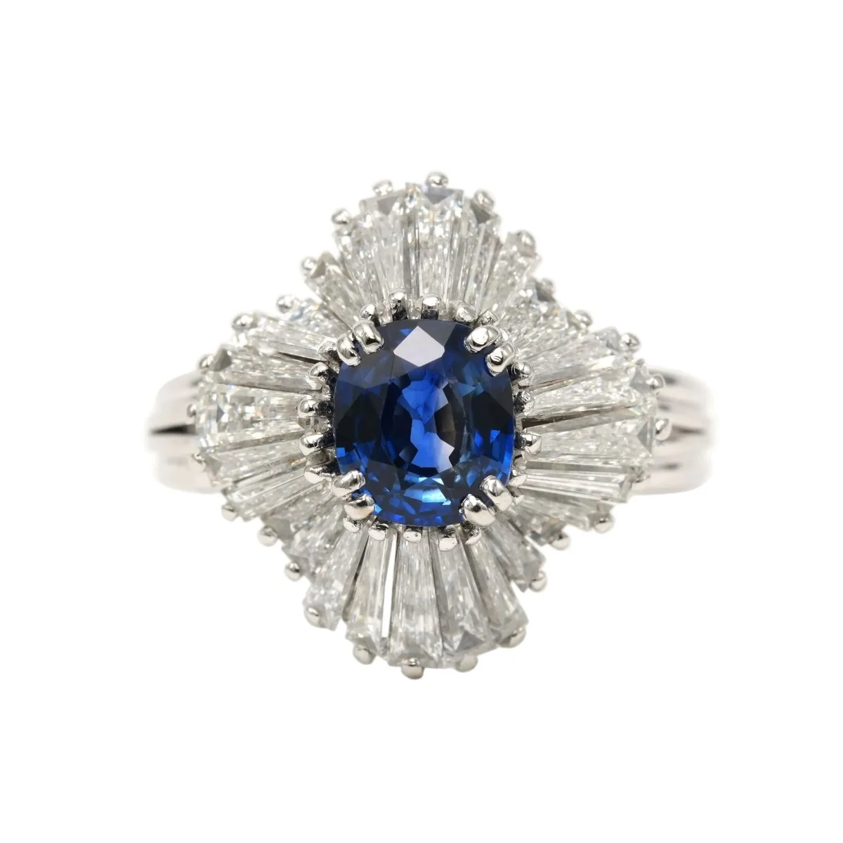 Bague Entourage en platine, saphir et diamants