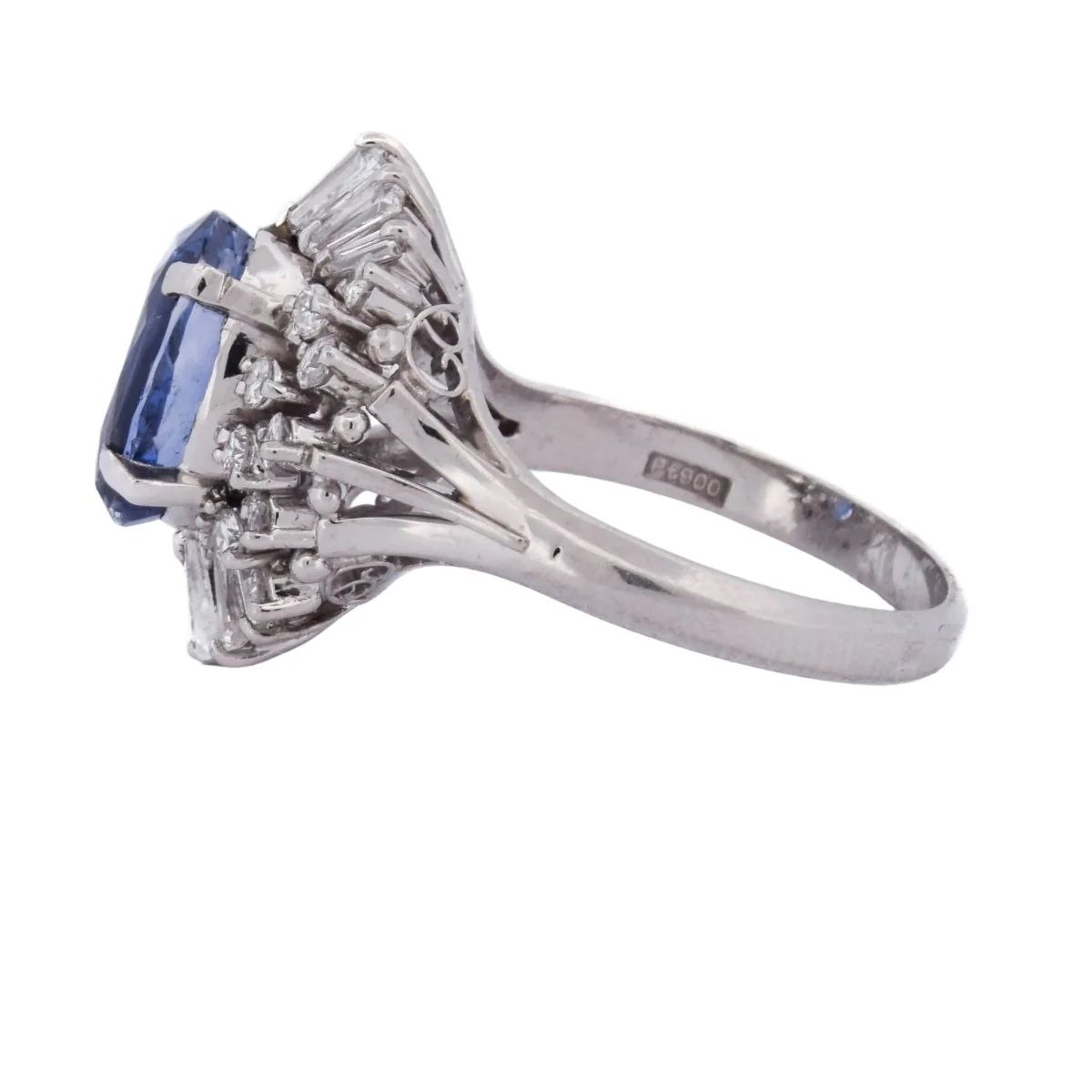 Bague Entourage en platine, saphir et diamants - Image 4