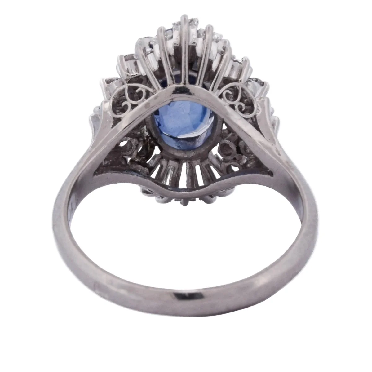 Bague Entourage en platine, saphir et diamants - Image 5