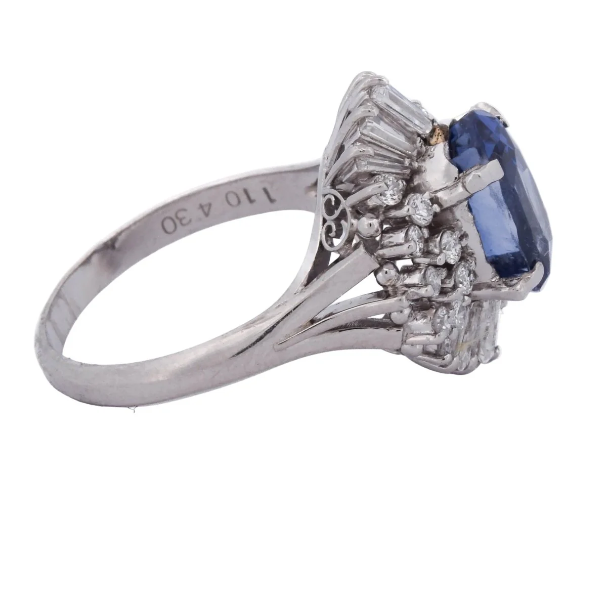 Bague Entourage en platine, saphir et diamants - Image 6