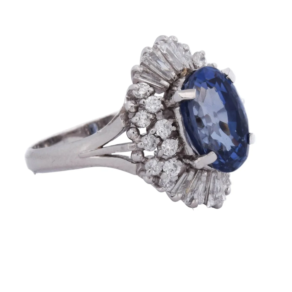 Bague Entourage en platine, saphir et diamants - Image 7