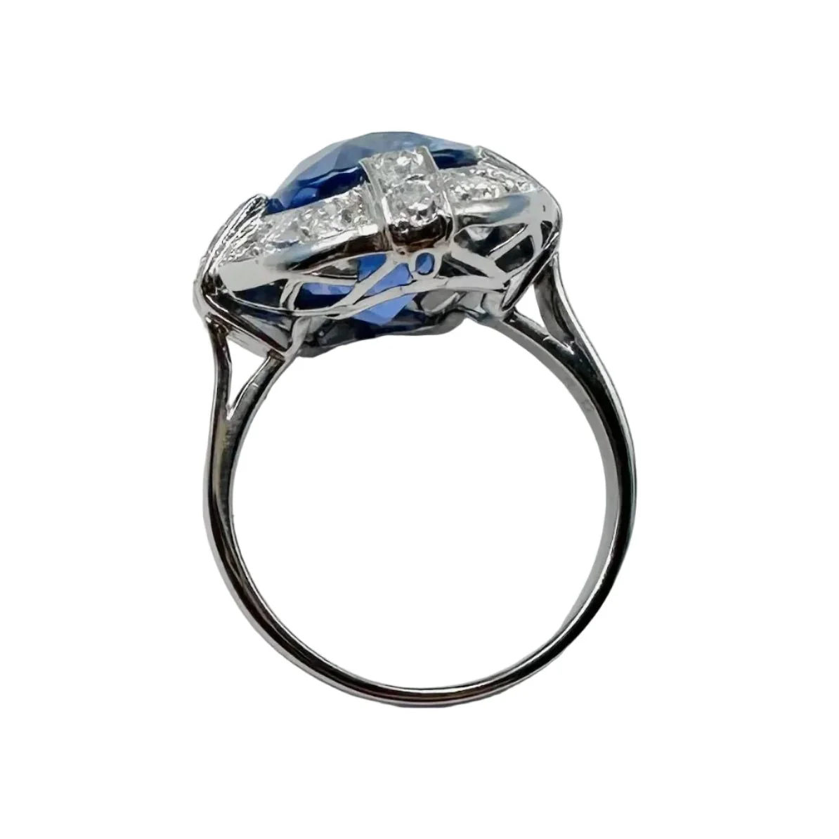 Bague Entourage en platine, saphir et diamants - Image 3