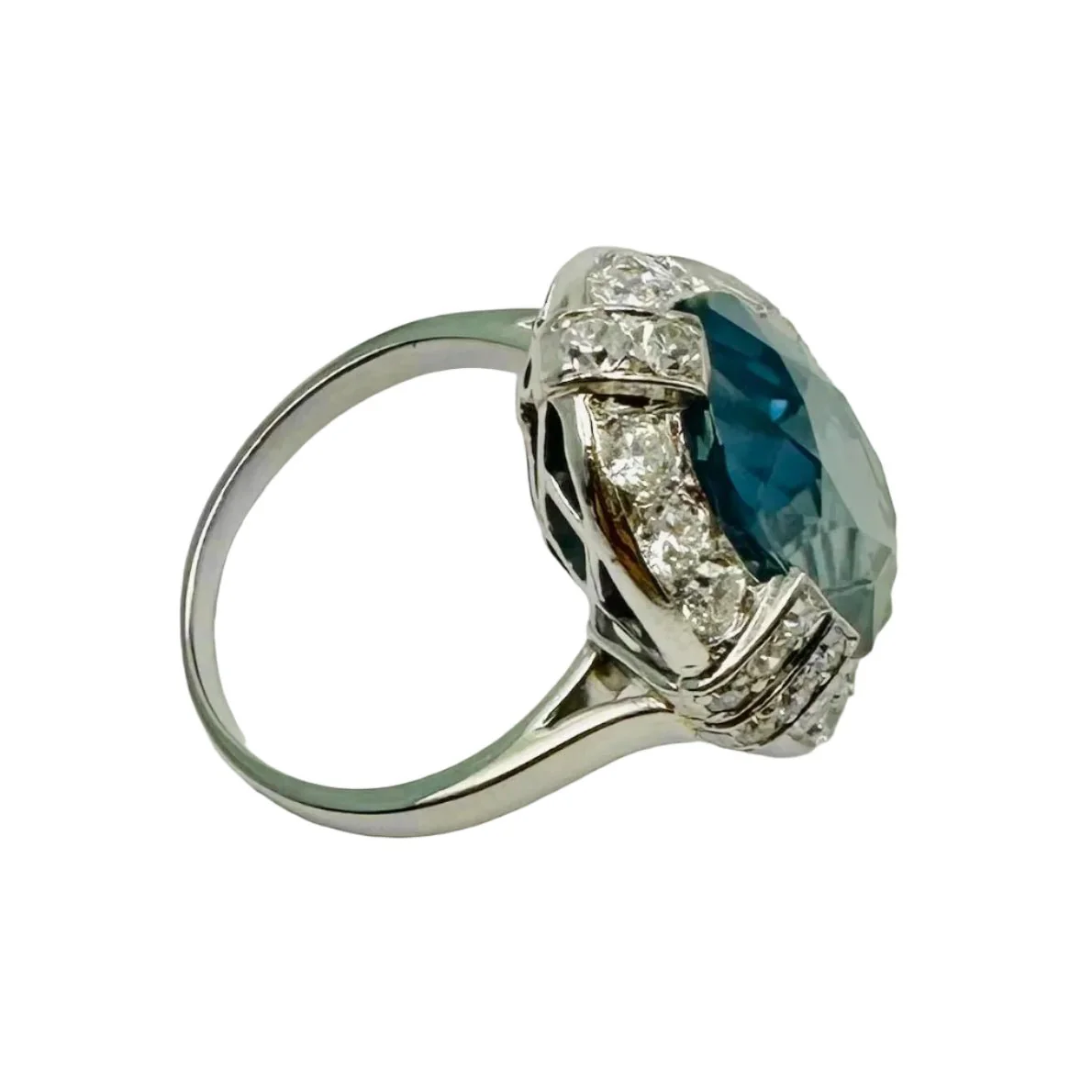 Bague Entourage en platine, saphir et diamants - Image 4