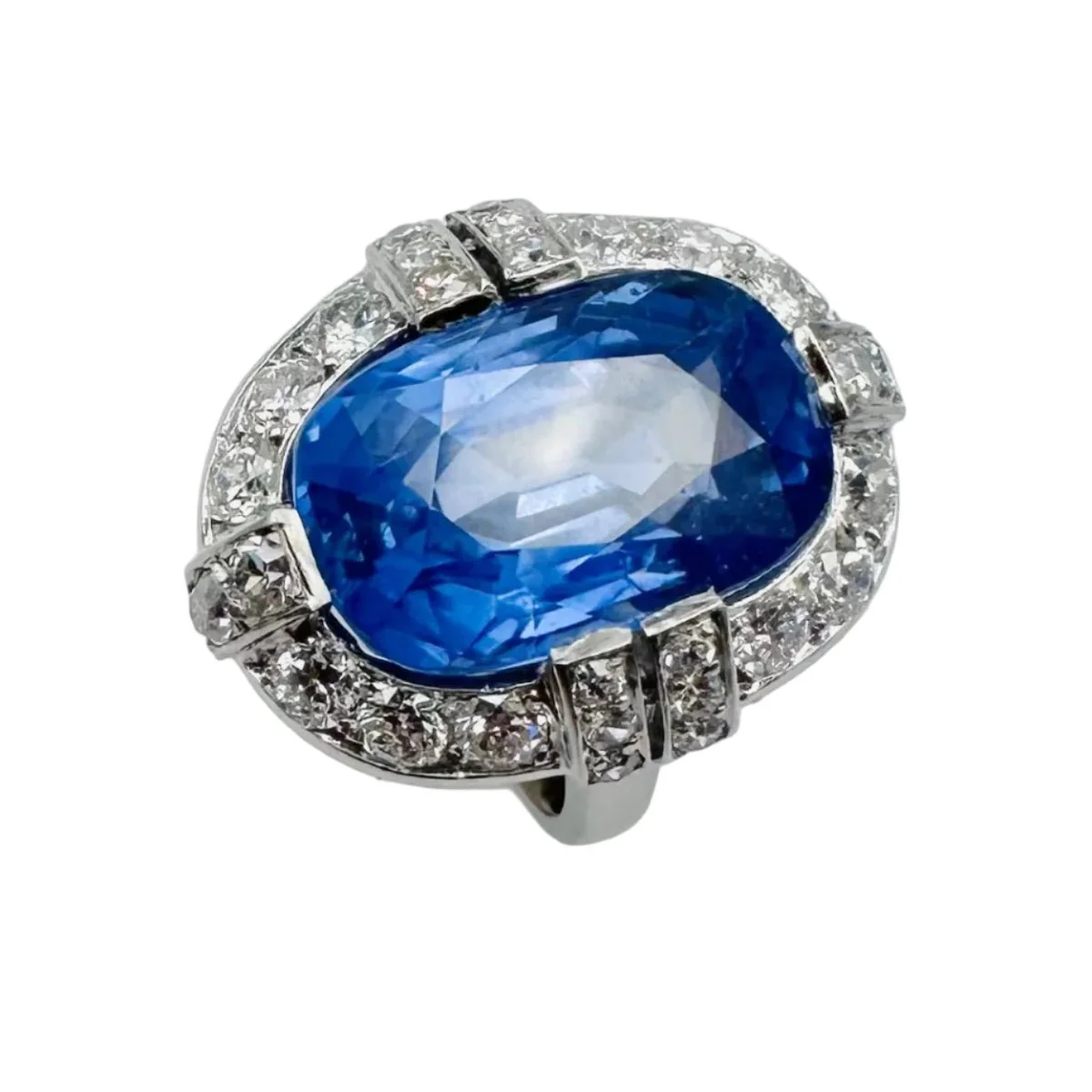 Bague Entourage en platine, saphir et diamants - Image 8