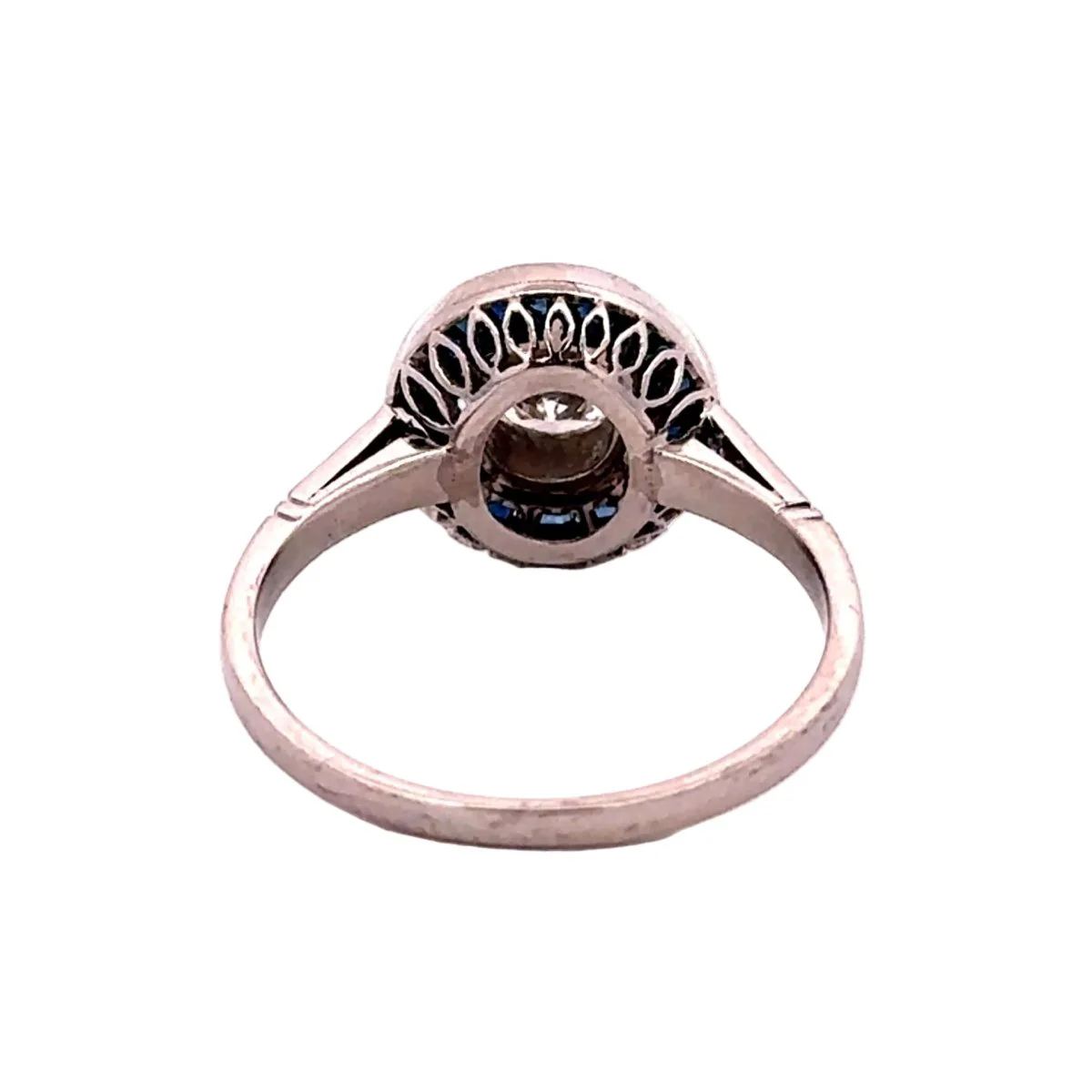 Bague Entourage en platine, saphirs et diamants - Image 4