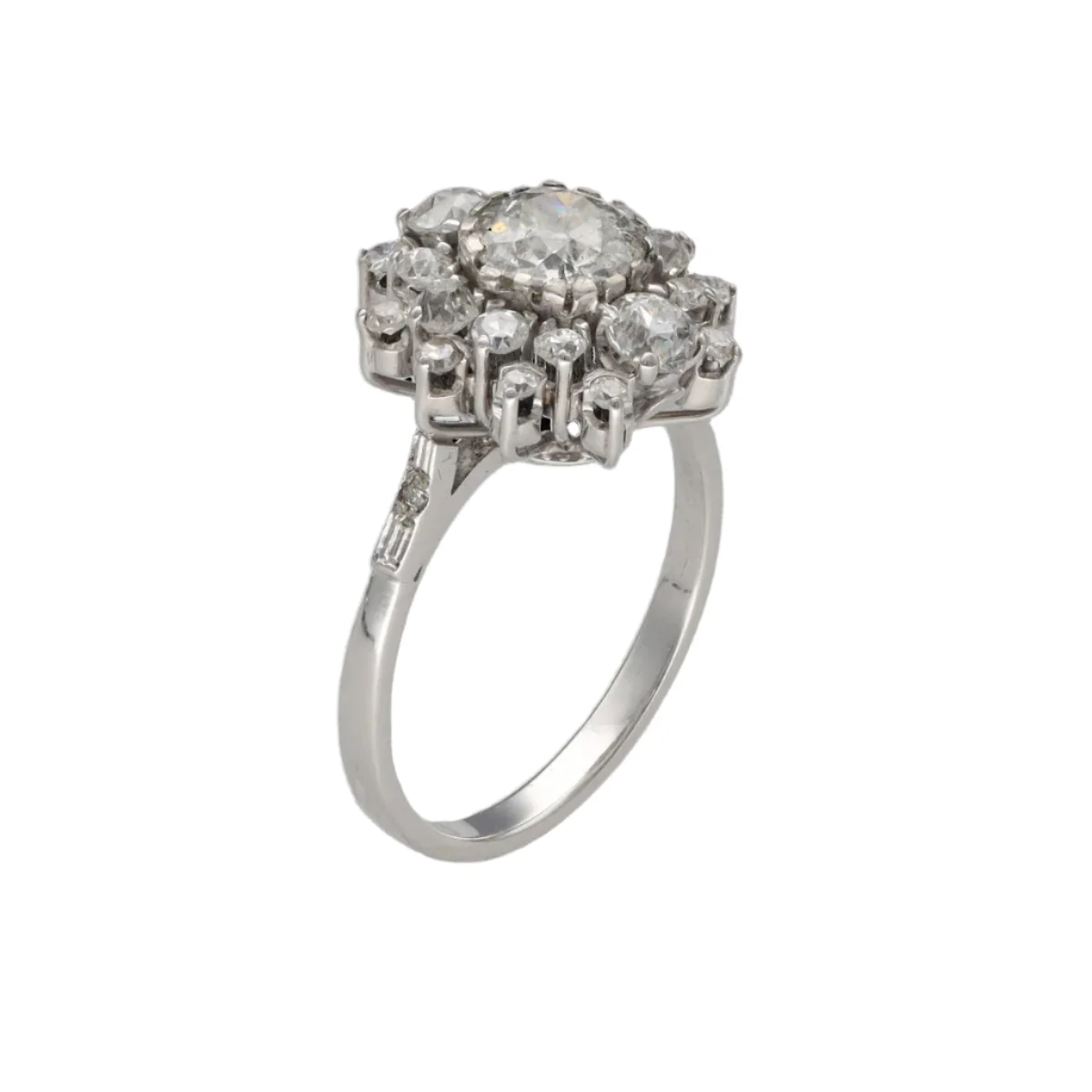 Bague Entourage en or gris et diamants - Image 3