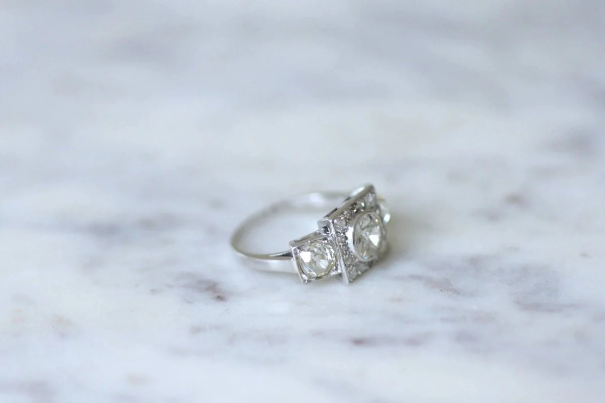 Bague 3 diamants Art Deco - Image 10