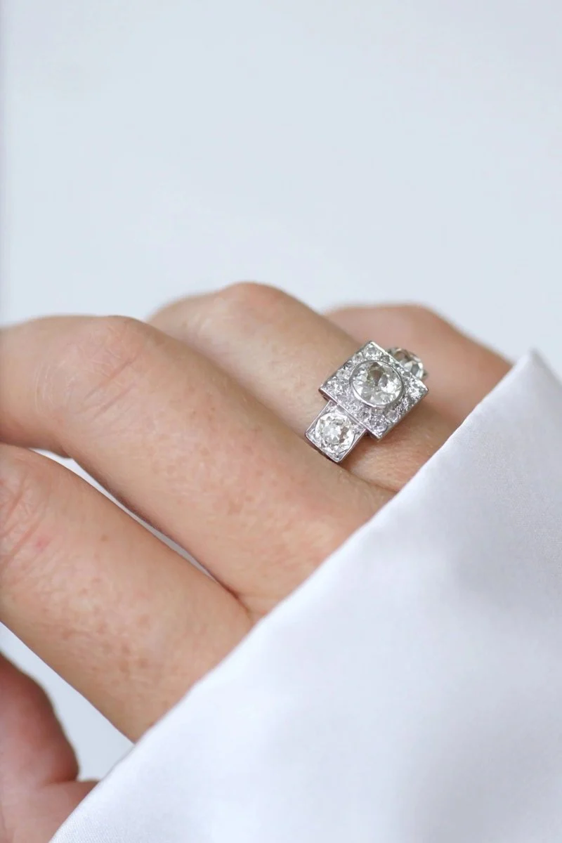 Bague 3 diamants Art Deco - Image 4