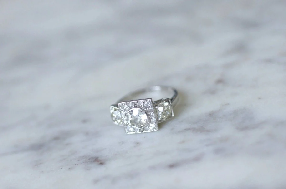 Bague 3 diamants Art Deco - Image 5