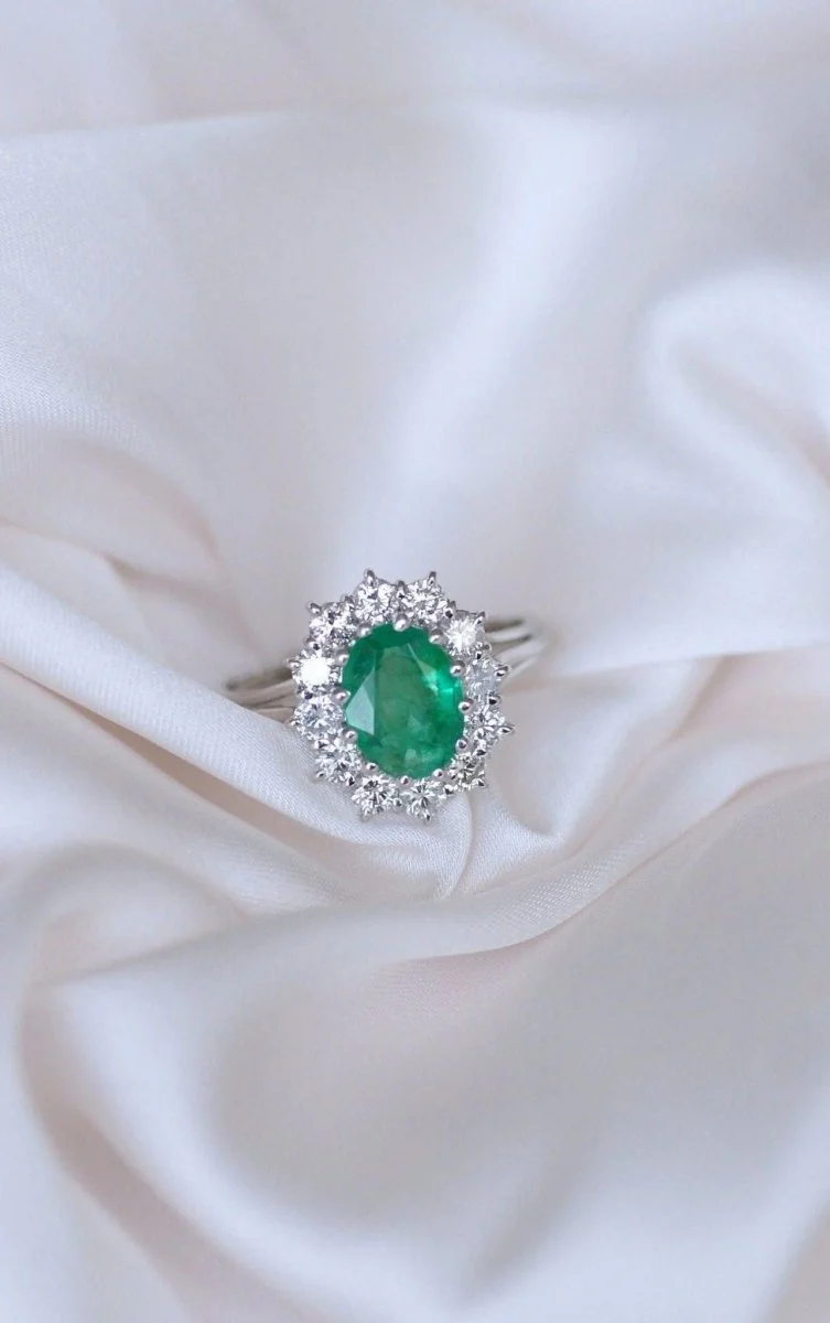 Bague marguerite émeraude & diamants