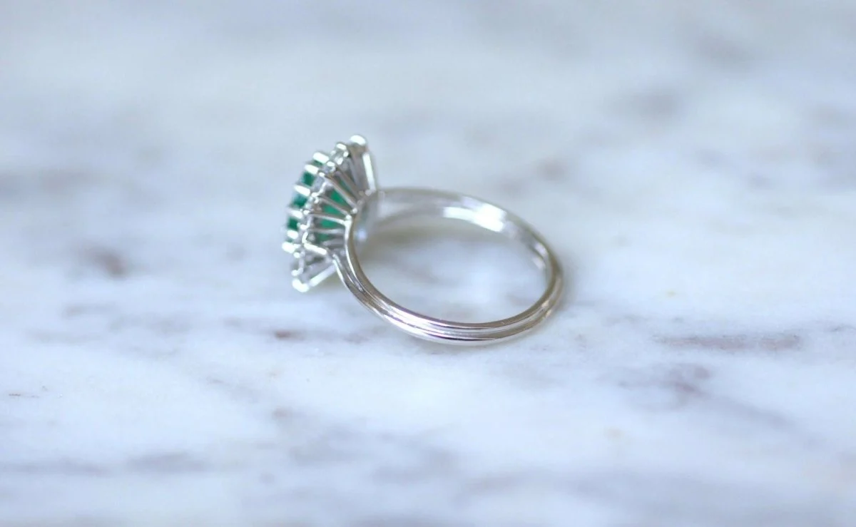 Bague marguerite émeraude & diamants - Image 8