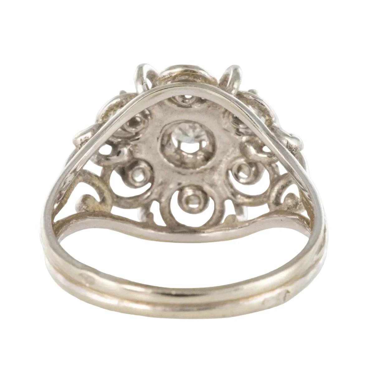 Bague Marguerite en or blanc, platine et diamants - Image 4