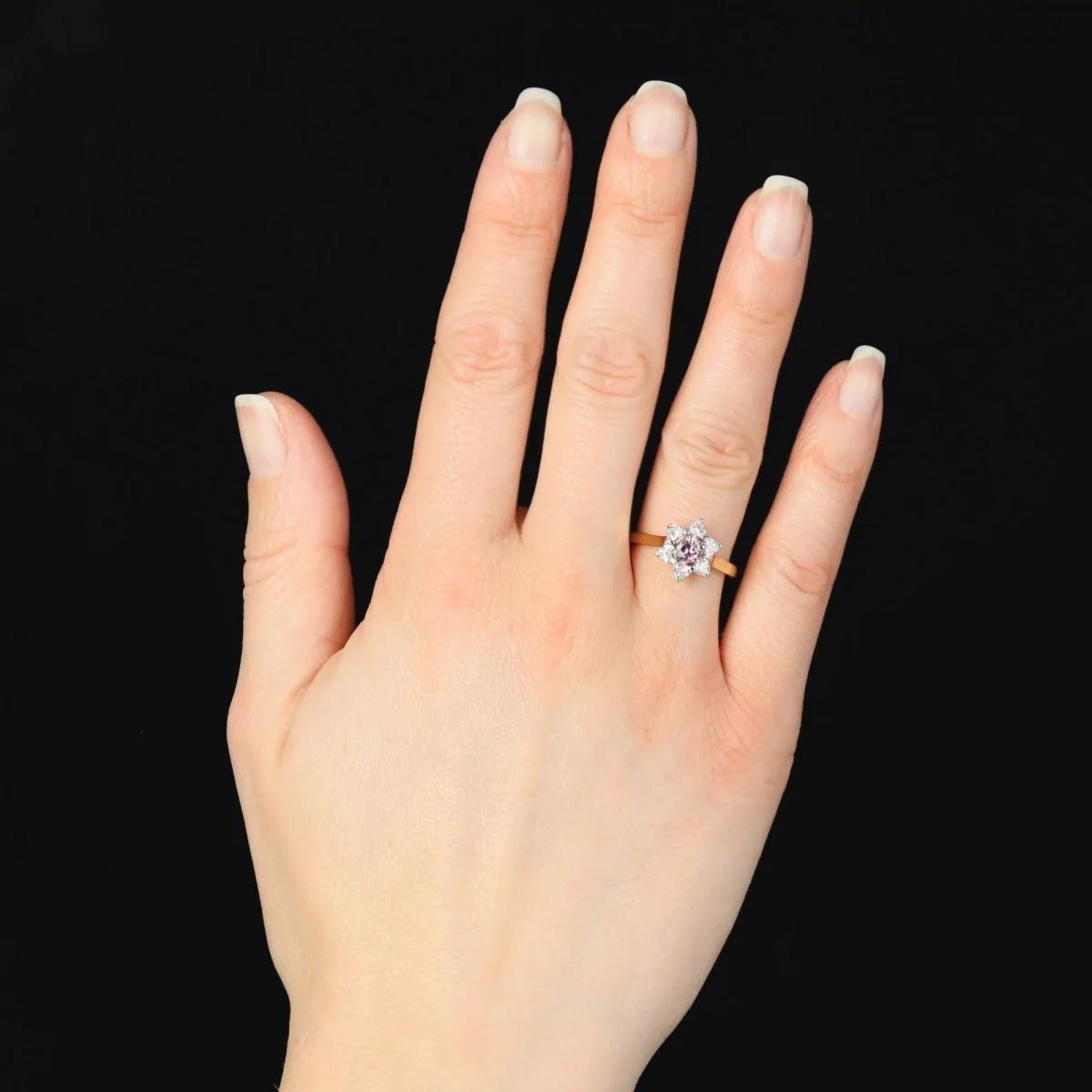 Bague Marguerite en or jaune, or blanc, saphir et diamants - Image 2