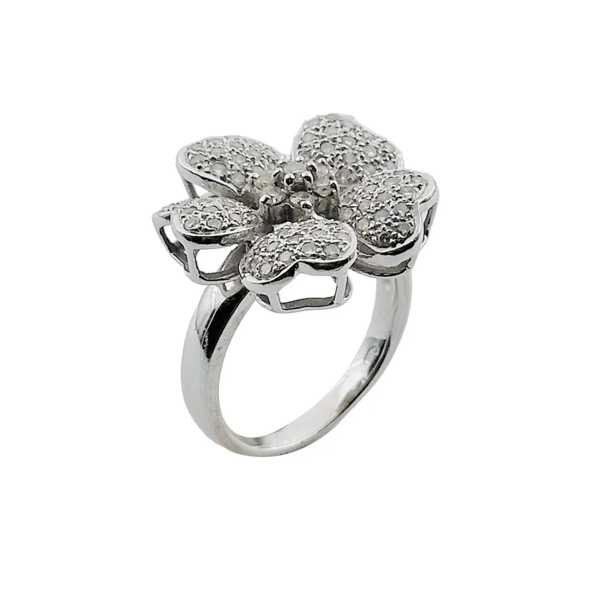 Bague Fleur en or blanc et diamants - Image 6
